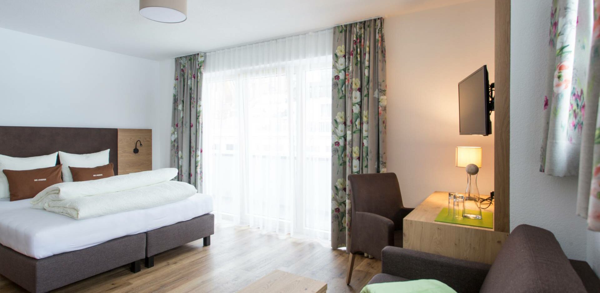 Gemütliche Zimmer & Suiten in Ladis, im Hotel mit Pool