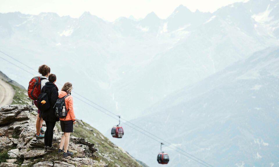 Beste Lage des Ladis Hotels Tirol direkt an der Piste