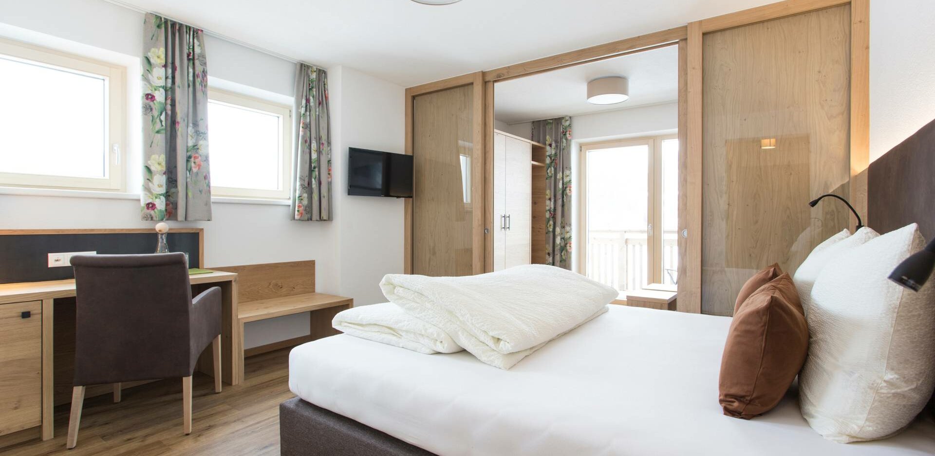 Modern Junior Suite for summer & winter holidays Ladis