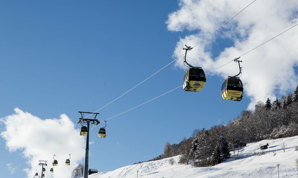 Beste Lage des Ladis Hotels Tirol direkt an der Piste