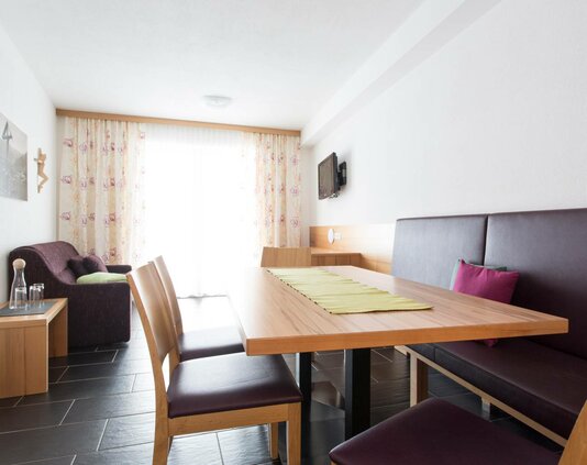 Charmantes Apartment mit Garten für Familienurlaub Ladis