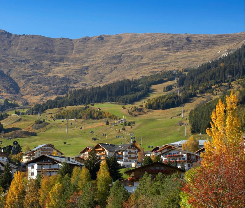 Beste Lage des Ladis Hotels Tirol direkt an der Piste